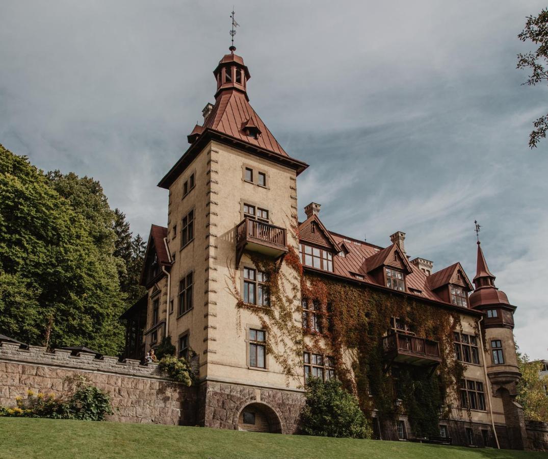 Hotel Slottsvillan フースクバーナ エクステリア 写真