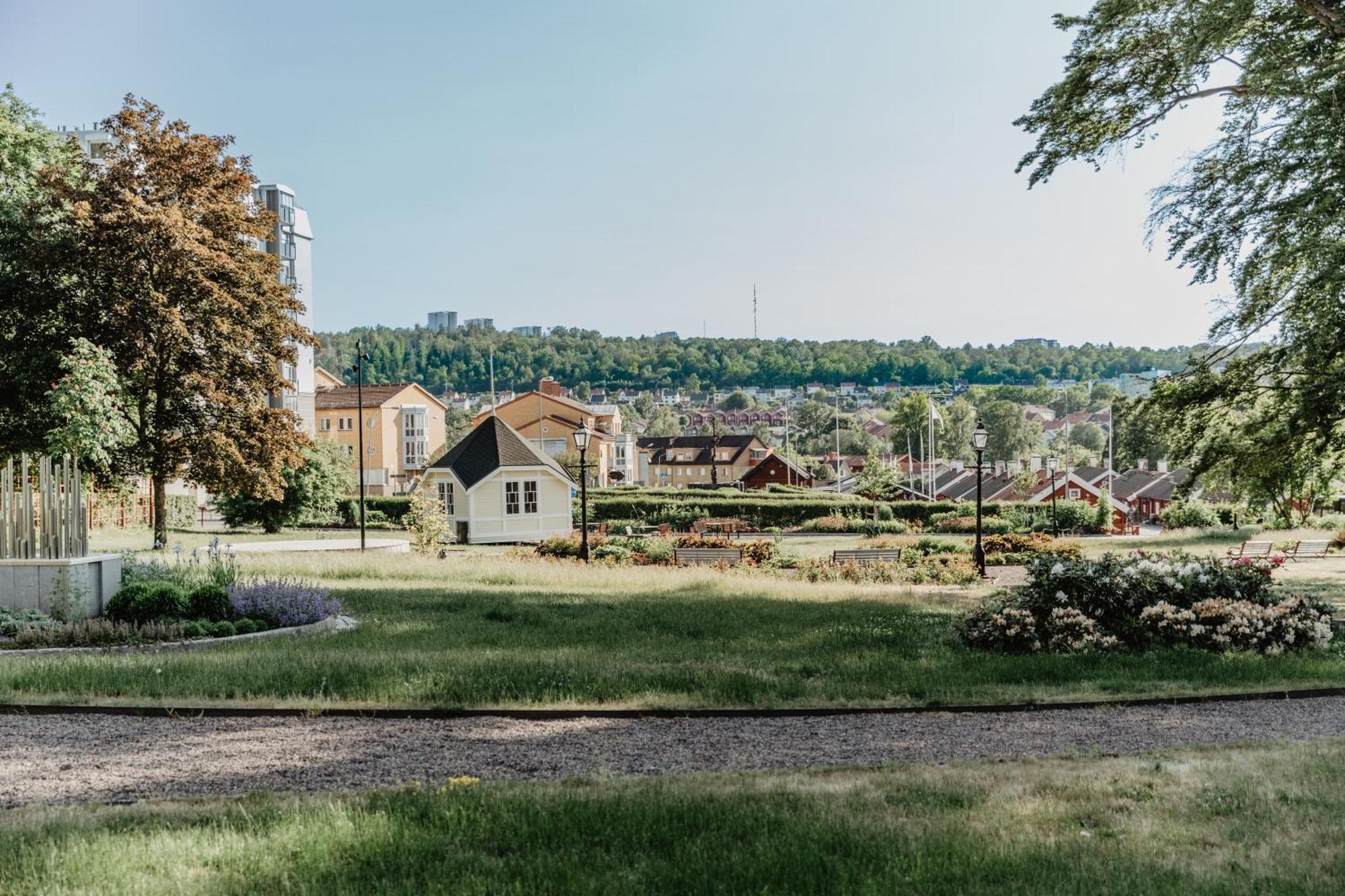 Hotel Slottsvillan フースクバーナ エクステリア 写真