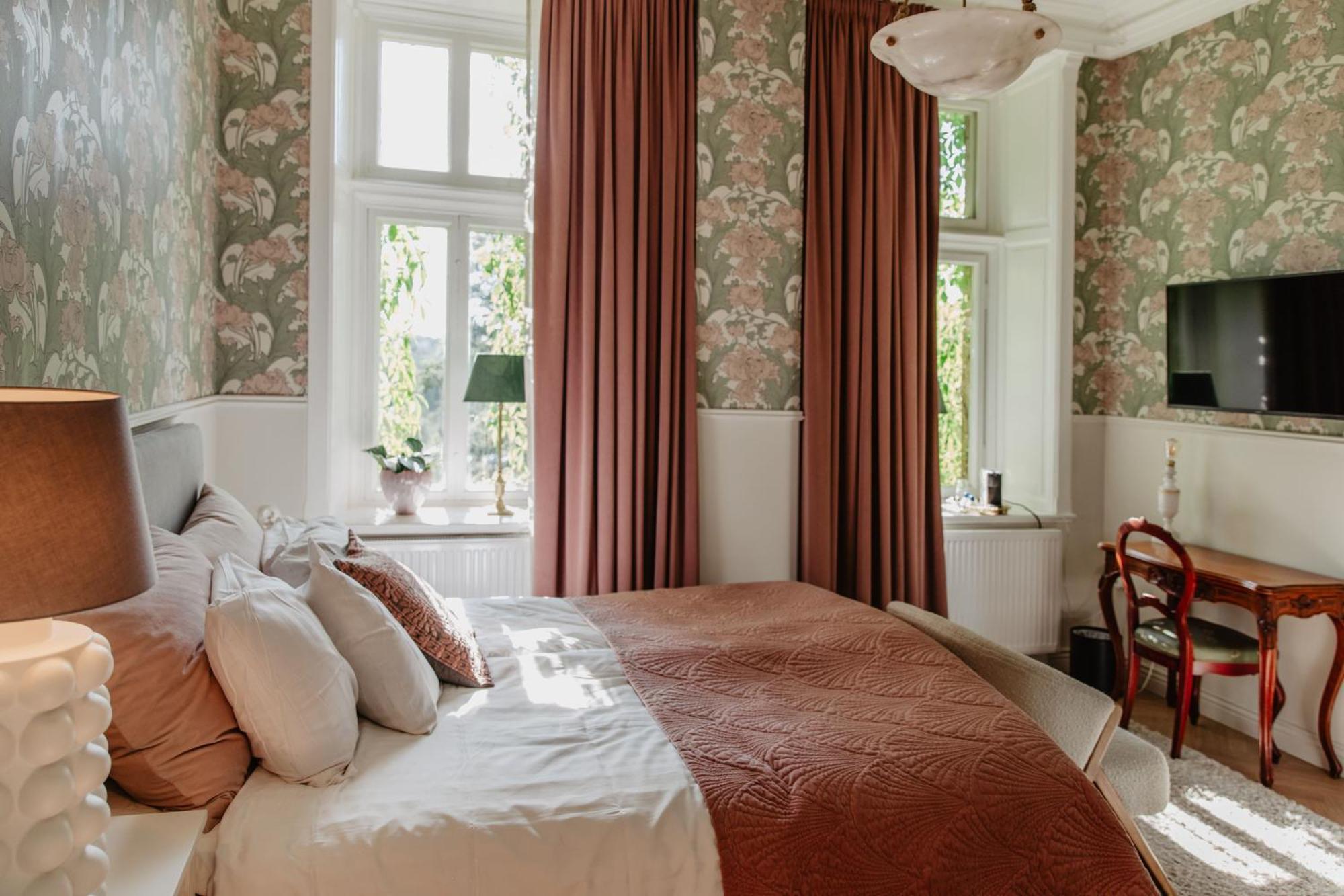 Hotel Slottsvillan フースクバーナ エクステリア 写真