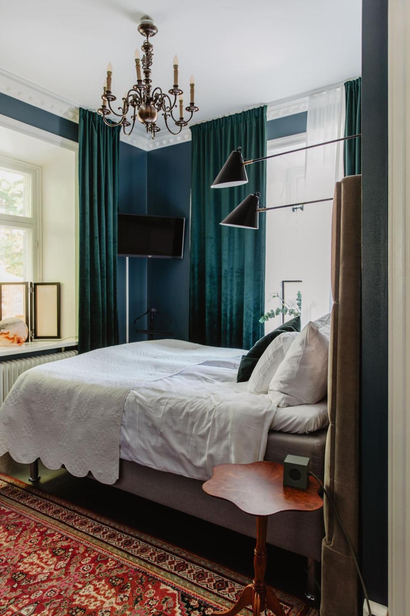 Hotel Slottsvillan フースクバーナ エクステリア 写真